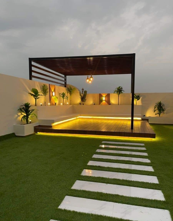 Florida pergola over modern pool